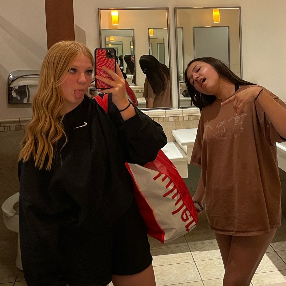 Meet your Posher, Jayli